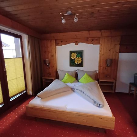 Haus Helene Prantl Appartement Längenfeld Buitenkant foto