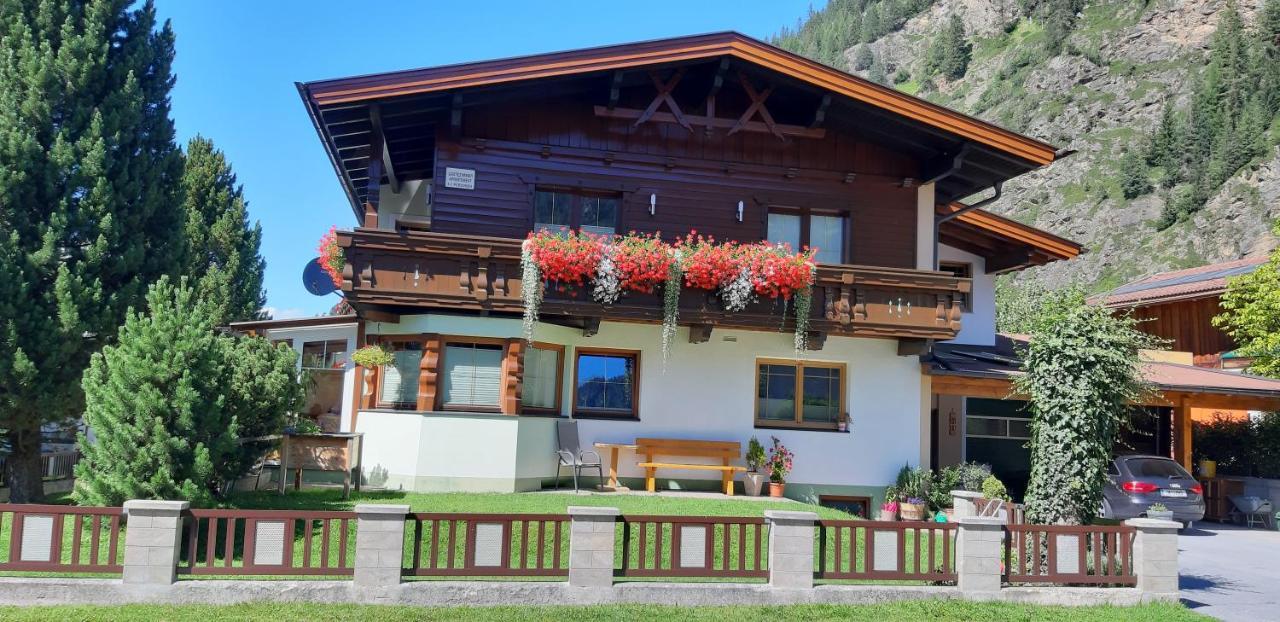 Haus Helene Prantl Appartement Längenfeld Buitenkant foto