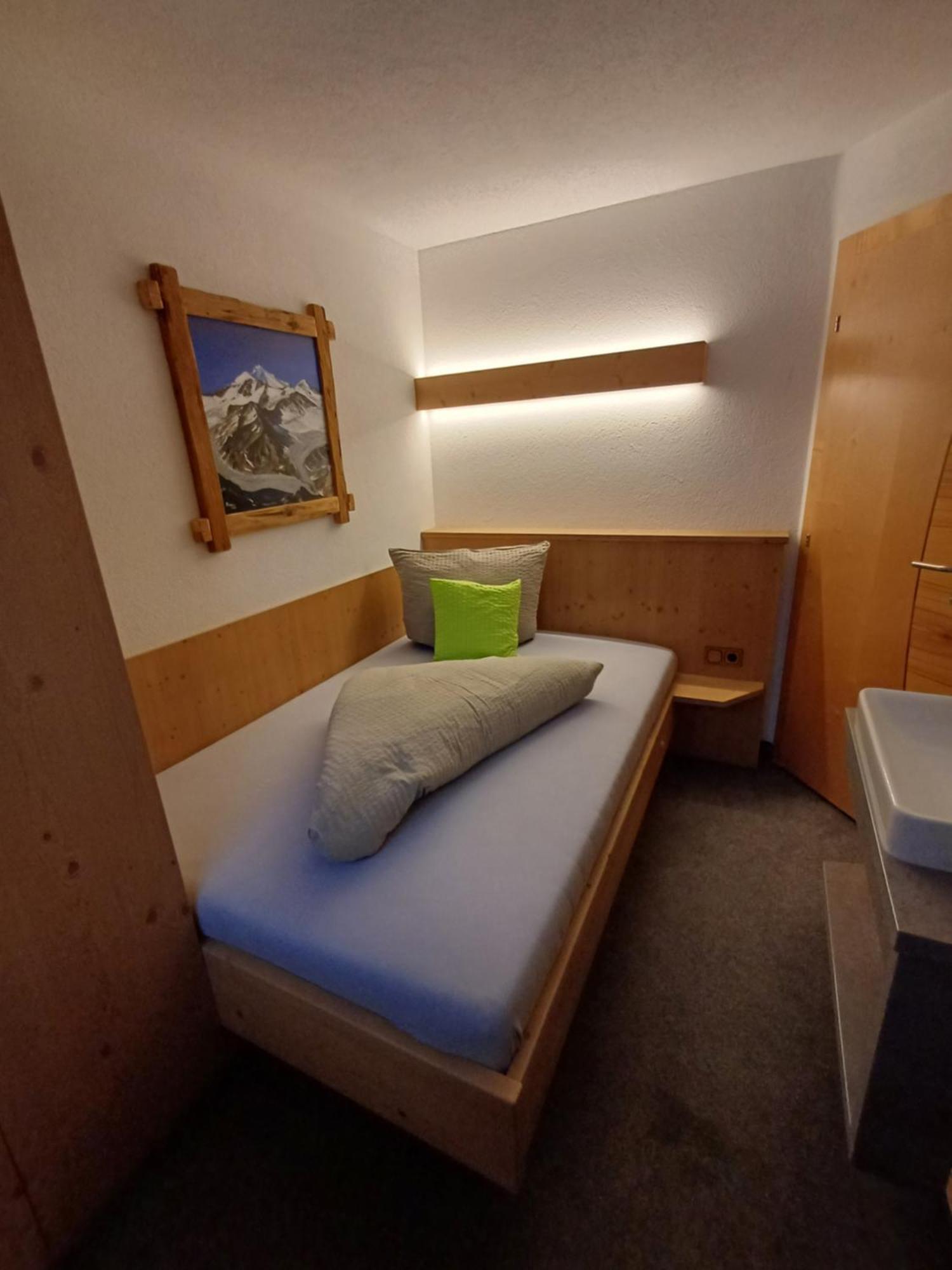 Haus Helene Prantl Appartement Längenfeld Buitenkant foto