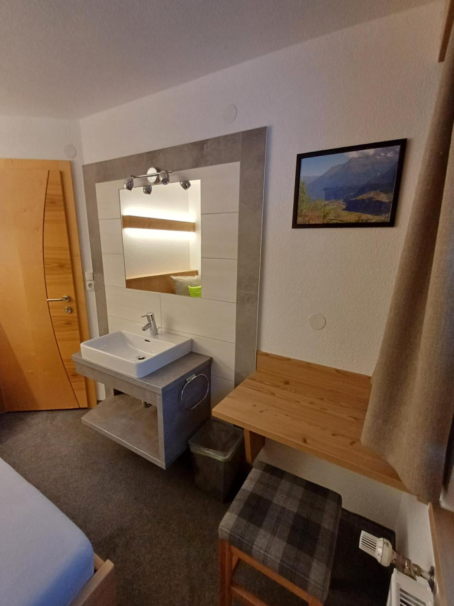 Haus Helene Prantl Appartement Längenfeld Buitenkant foto