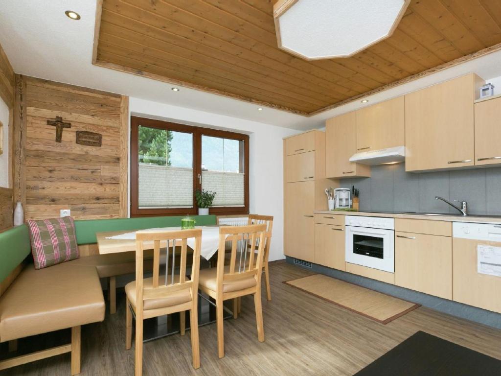 Haus Helene Prantl Appartement Längenfeld Buitenkant foto