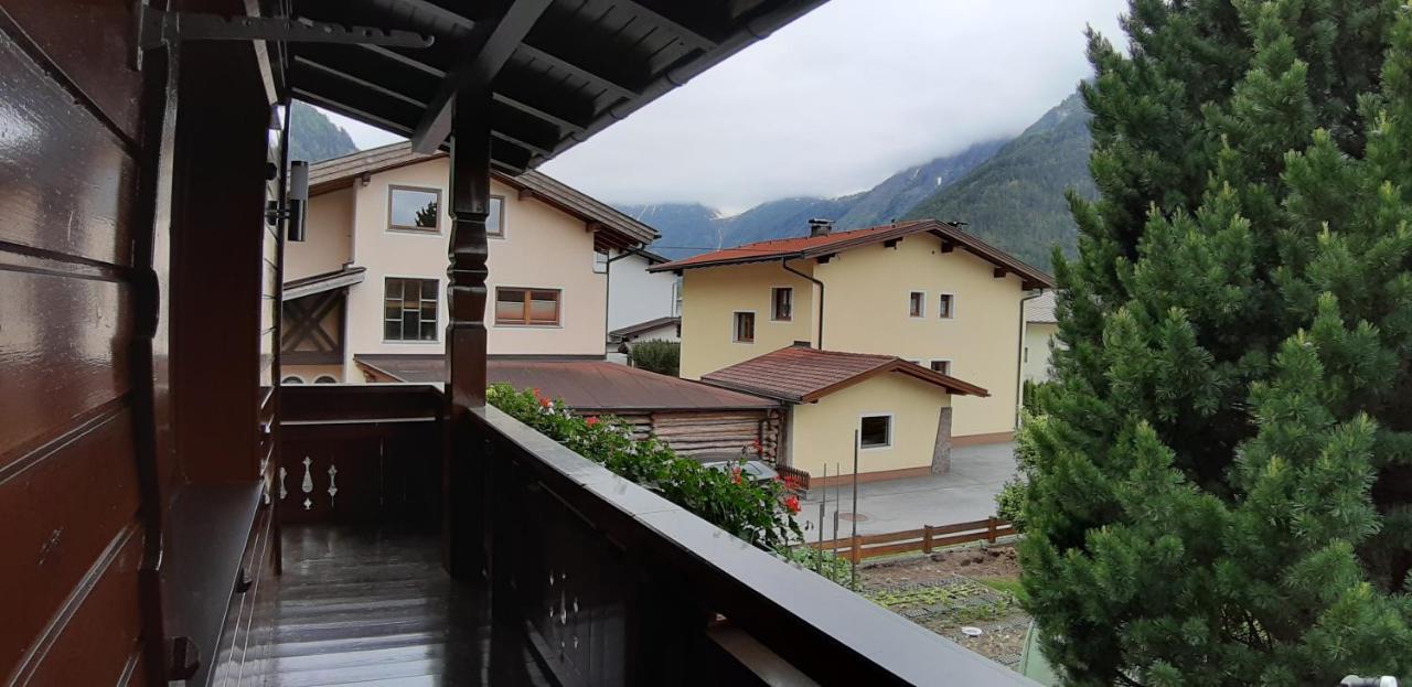 Haus Helene Prantl Appartement Längenfeld Buitenkant foto